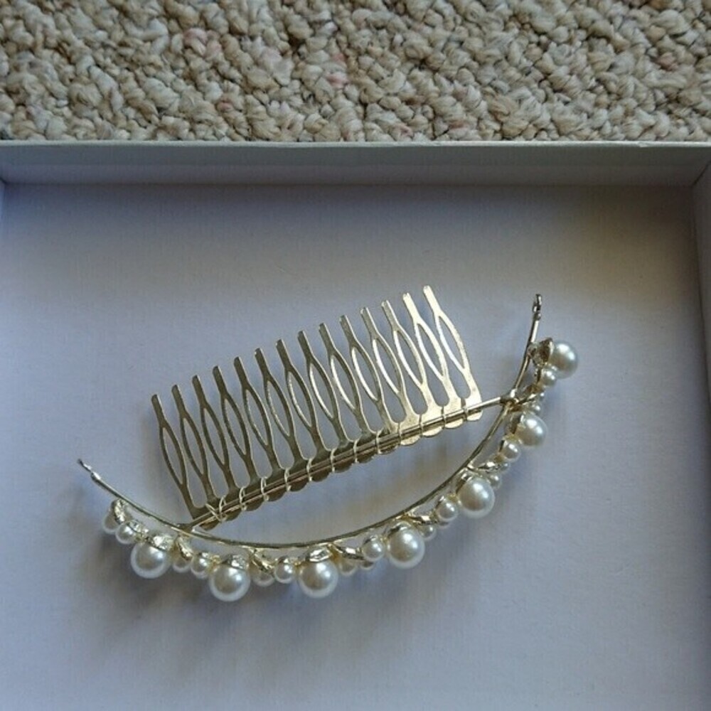 Ivory Pearl and Rhinestone Comb Wedding Hair Accessory